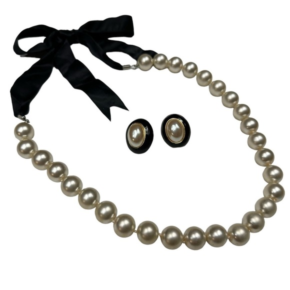 Vintage Pearl Bow Necklace and Earrings Set - Picture 1 of 13
